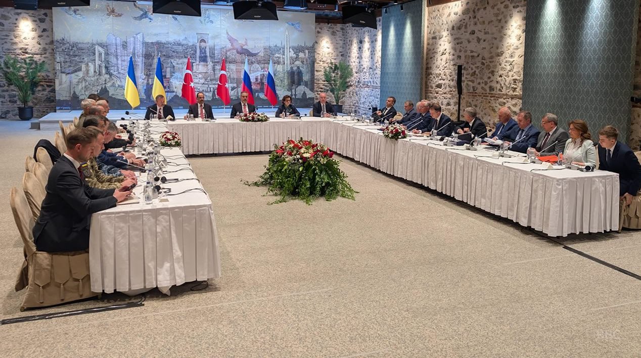 Россия и Украина начали прямые переговоры в Стамбуле